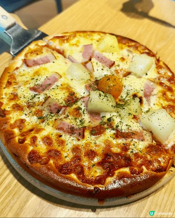 這間是cat cafe，亮點除咗貓貓之外，Pizza Jui...