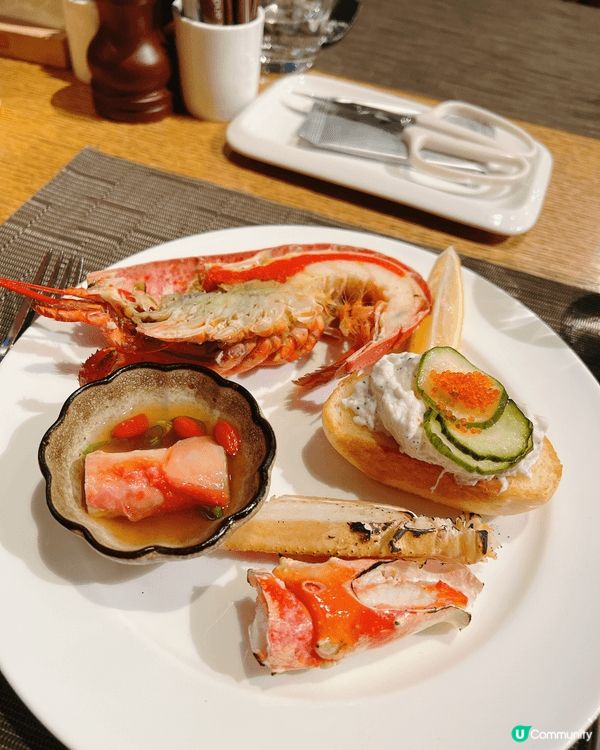 當天是慶祝生日，食物質素非常好，海鮮非常鮮味，職員服務態度亦...