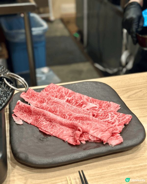 東京池袋的極和牛壽喜燒，有好多款套餐可以用根據自己食量點肉嘅...