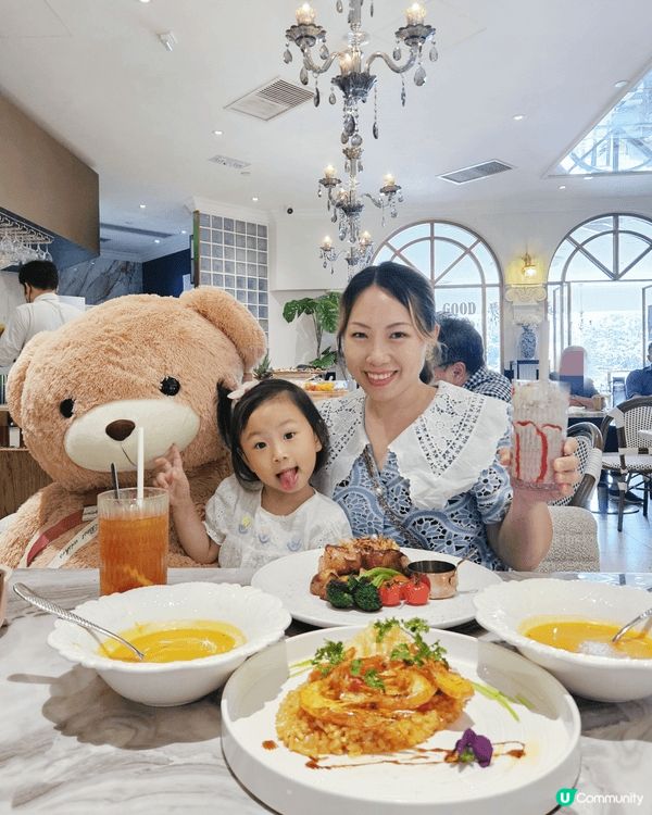 相片中分別是3間餐廳，無論環境亮點及食物都能一拼從相片中展示...