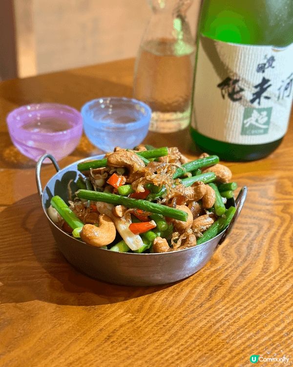 餐廳以香港本土菜式，融合日本居酒屋飲食文化，好似入咗居酒屋，...