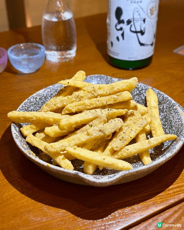 餐廳以香港本土菜式，融合日本居酒屋飲食文化，好似入咗居酒屋，...