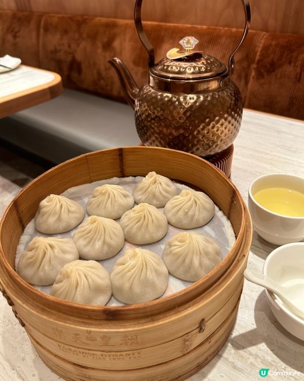 上次午餐去了銅鑼灣的樂天皇朝品嚐精緻點心