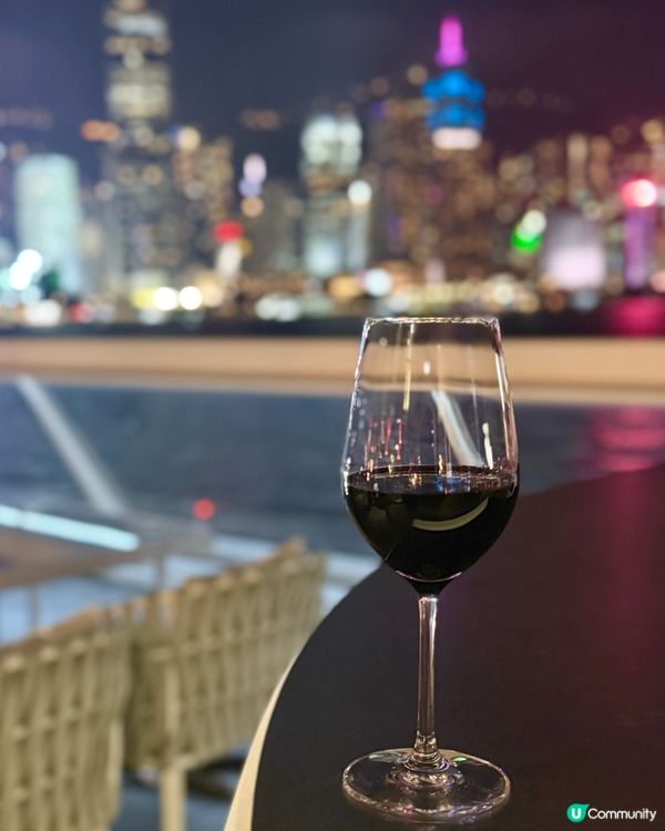 維港畔片皮鴨