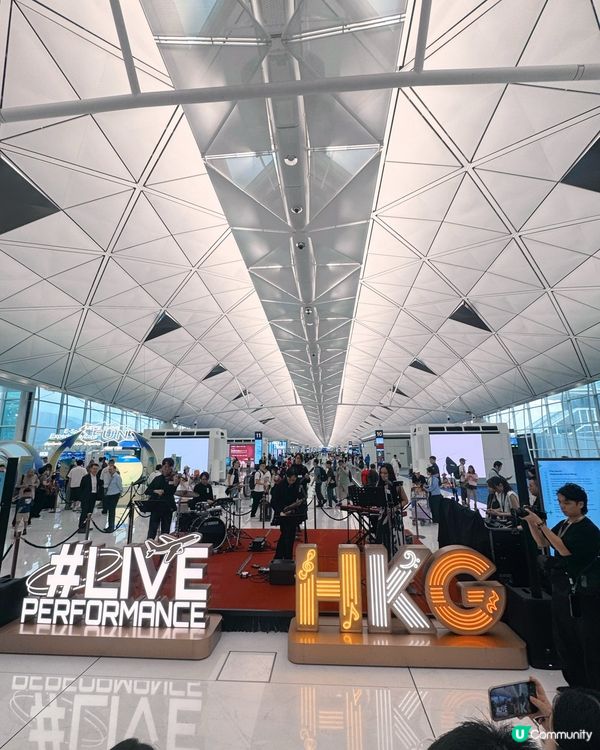 機場等飛🛬也有音樂表演聽🎧🎶🎷🪗