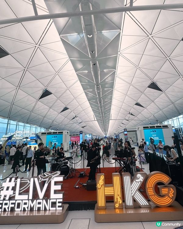 機場等飛🛬也有音樂表演聽🎧🎶🎷🪗