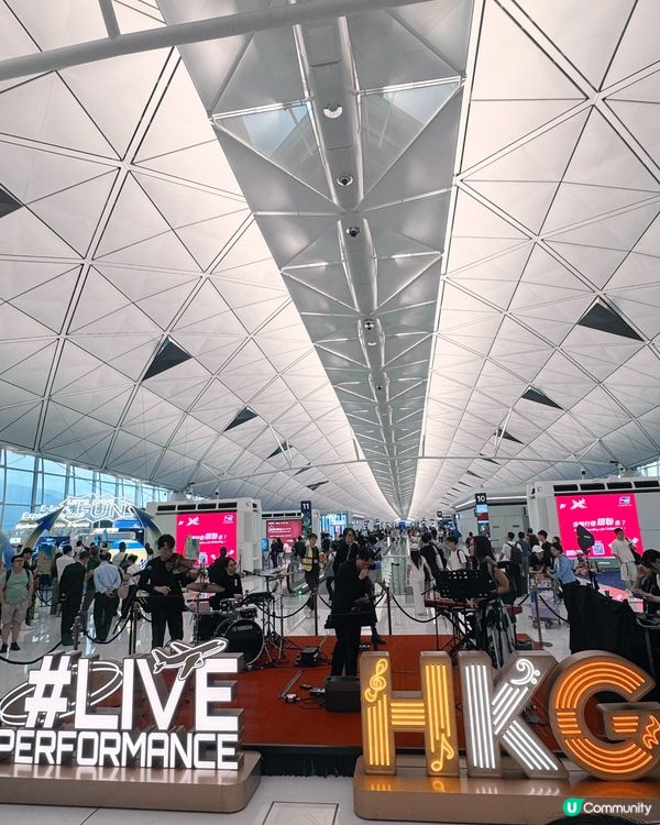 機場等飛🛬也有音樂表演聽🎧🎶🎷🪗