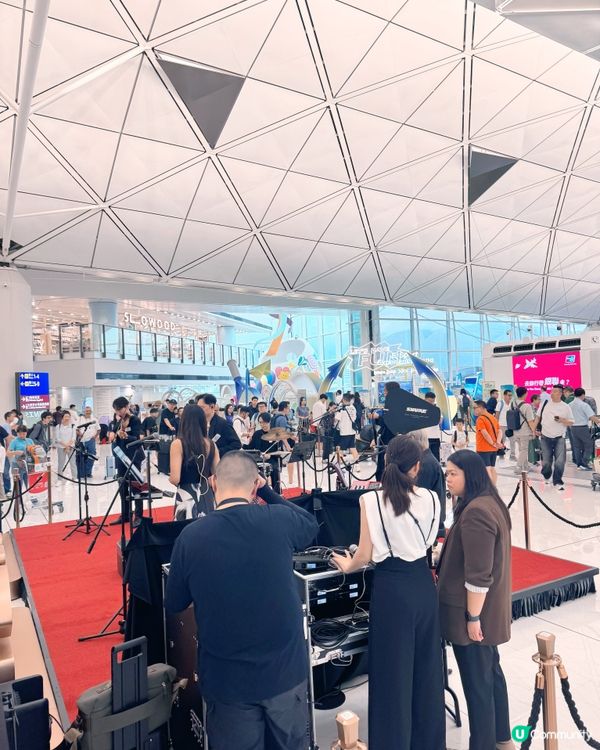 機場等飛🛬也有音樂表演聽🎧🎶🎷🪗