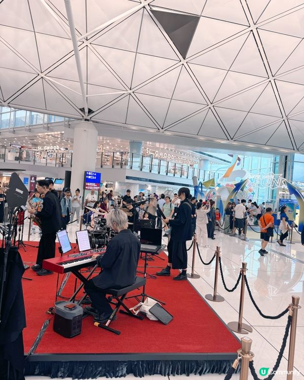 機場等飛🛬也有音樂表演聽🎧🎶🎷🪗