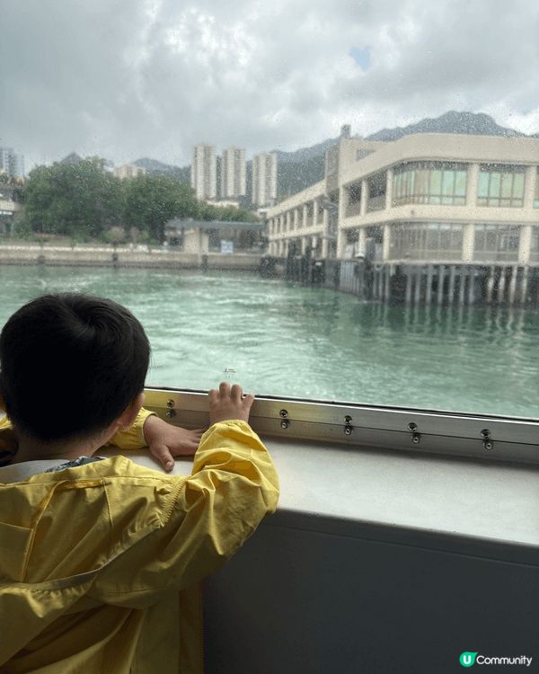 坐住渡輪映番上岸，成個愉景灣碼頭靚景一覽無遺呀，望多眼認哂路...