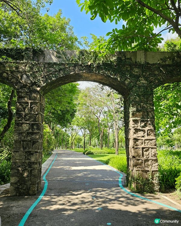 深圳石岩濕地公園，位於寶安區石岩湖水庫東，免費入園，環湖碧道...