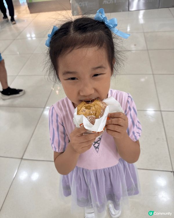 上面係兩個嘢食嘅地點，第一個係馬鞍山新港城中心嘅西樹泡芙，啲...