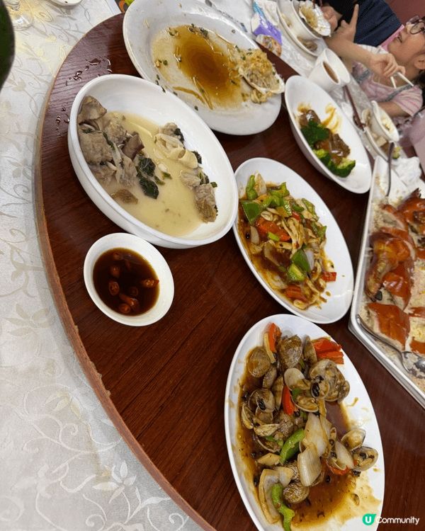 星期六同朋友行完山之後再去藍地季季紅食飯，地方古老，食物質素...