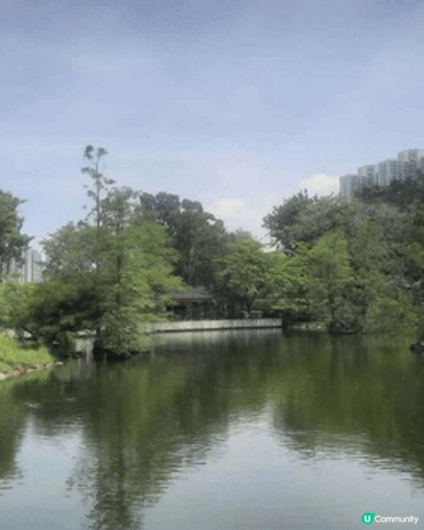 北區公園採用清代揚州式亭台樓閣的園景建築設計，中央部分是一個...