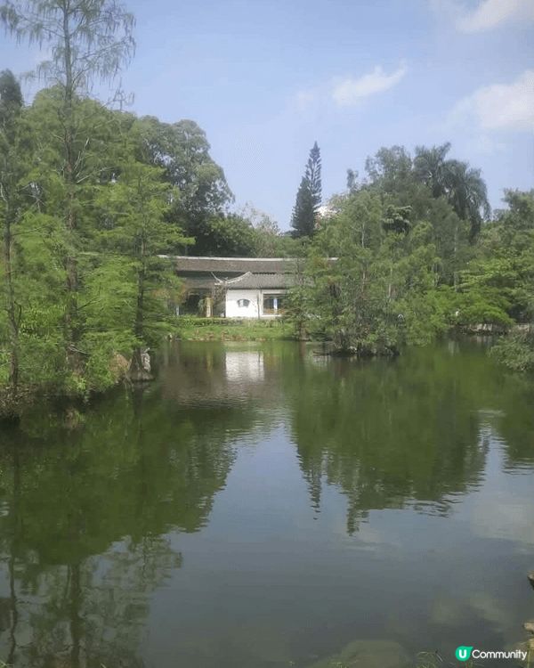 北區公園採用清代揚州式亭台樓閣的園景建築設計，中央部分是一個...