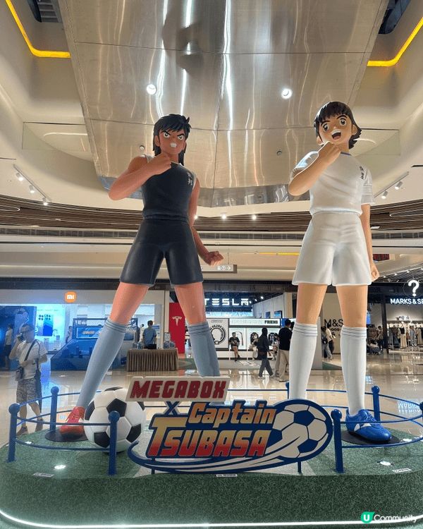 同小朋友去megabox消費滿$300可以玩踢足球，影相打卡...