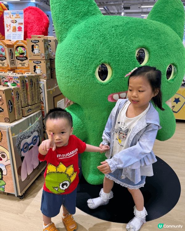 玩具反斗城是親子好去處，因為它提供琳瑯滿目的玩具選擇，設有開...