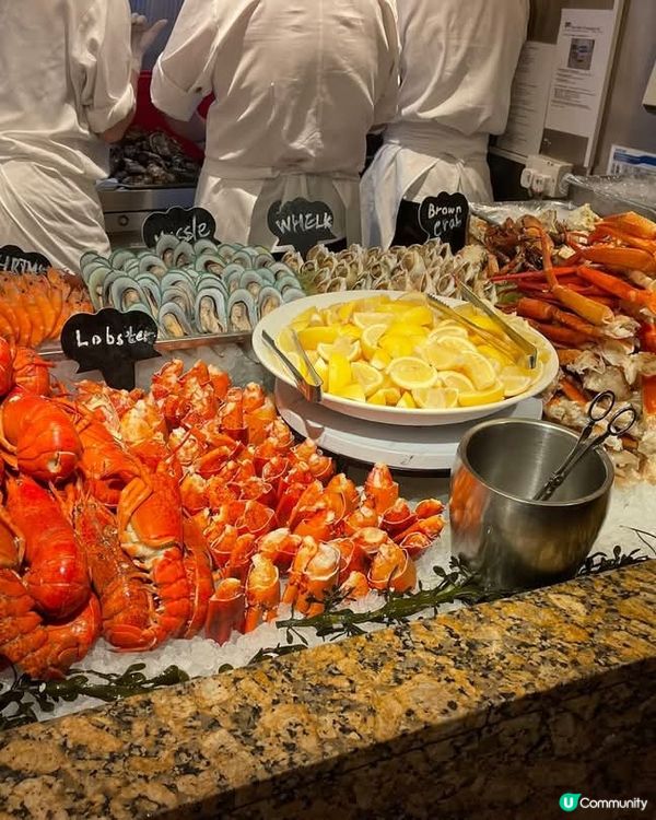 震撼！龍蝦海膽吃到飽！🦞🥢