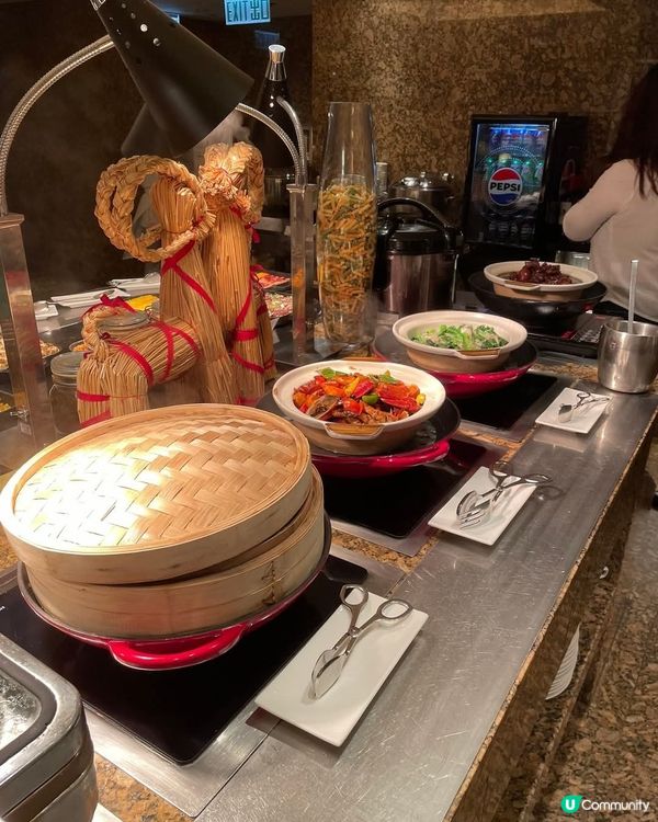 震撼！龍蝦海膽吃到飽！🦞🥢