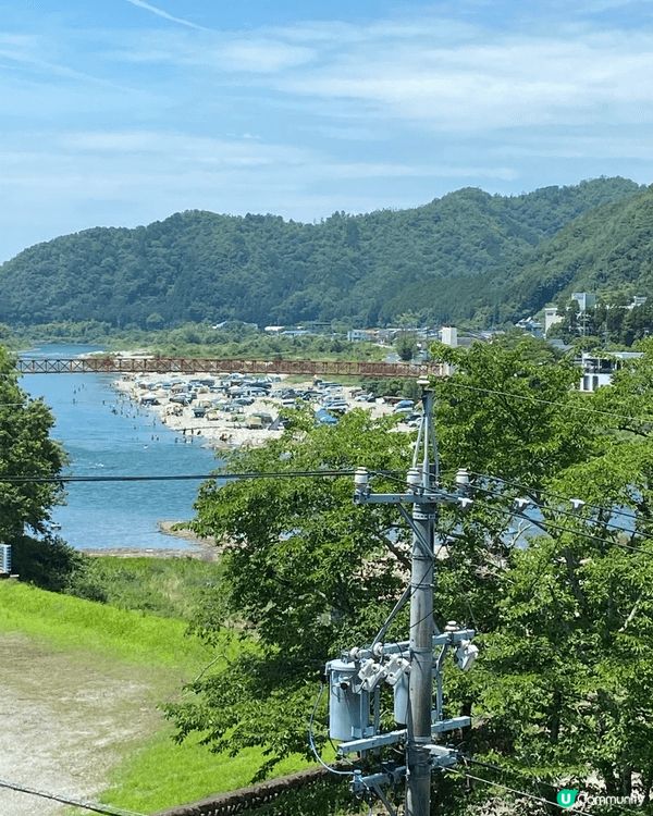 日本油布院鄉郊地方風景優美，夏天還可以到溪邊野餐玩水，日本家...