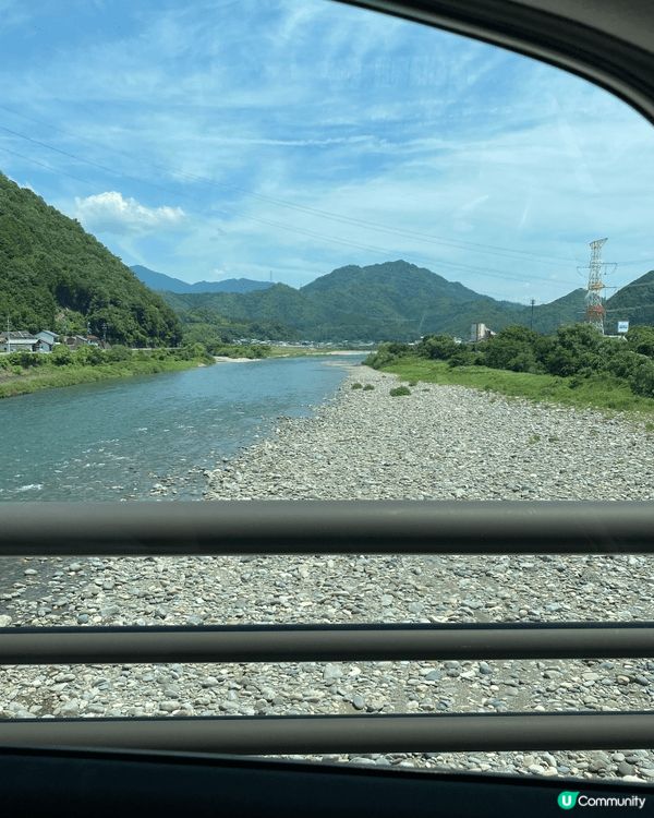 日本油布院鄉郊地方風景優美，夏天還可以到溪邊野餐玩水，日本家...