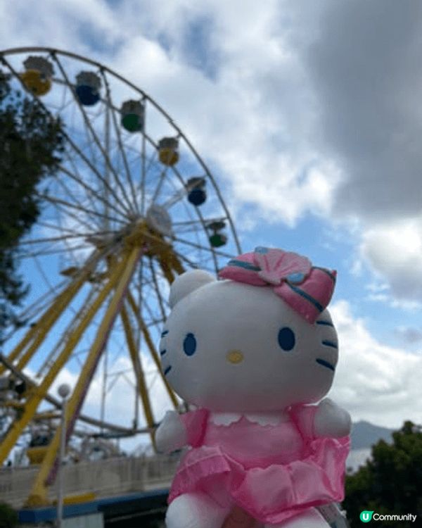 為了慶祝這個特別的生日，我來到依山傍海的香港海洋公園。這裡不...