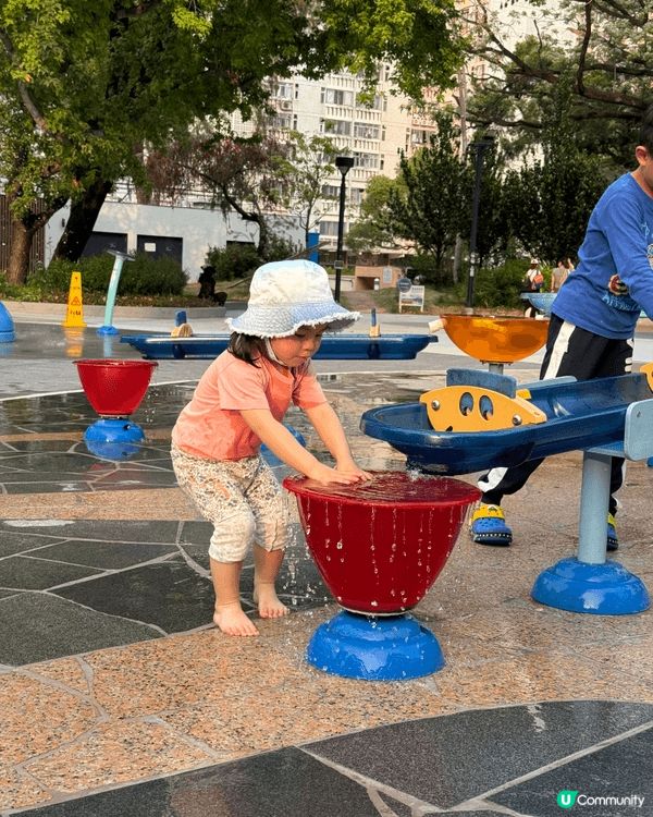 深水埗市中心竟然有個幾層樓高巨型滑梯公園