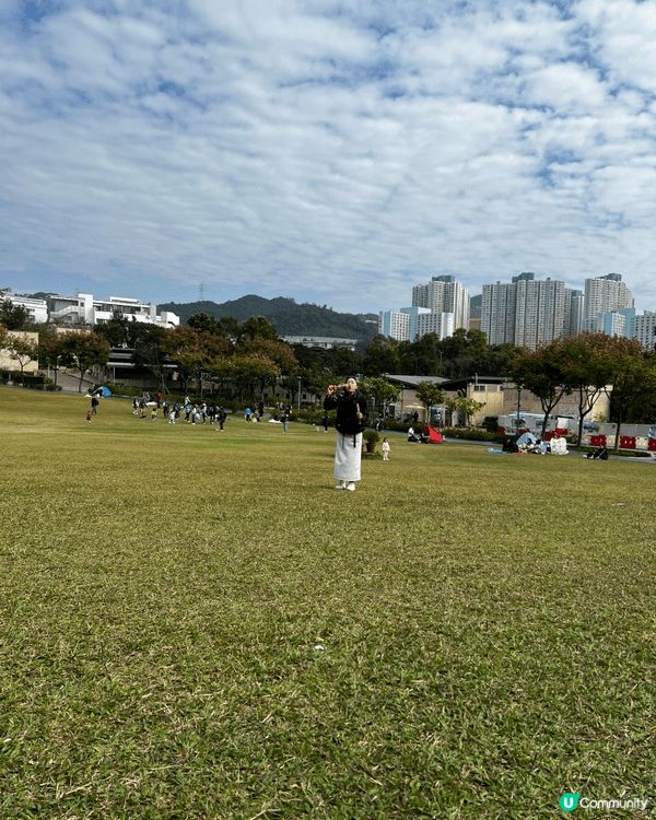 我介紹既係佐敦谷公園，呢到擁有超大中央草坪，最適合家庭野餐與...