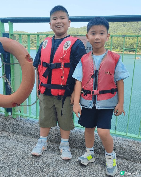 西貢海下灣海岸公園乘坐玻璃底船欣賞海下灣的珊瑚群落與熱帶魚類...