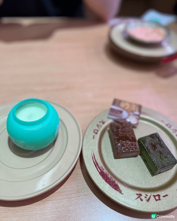 原本話食幾碟，結果張枱滿到似壽司展覽會。🍣😂