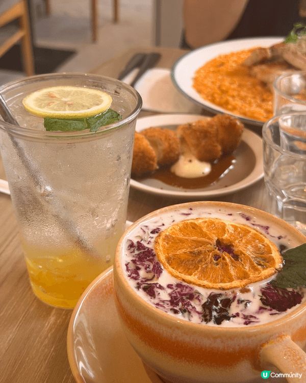 去咗日本福岡 去咗Cafe 去咗睇高達 同朋友玩非常開心