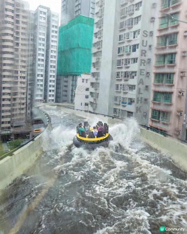 大雨下的街道