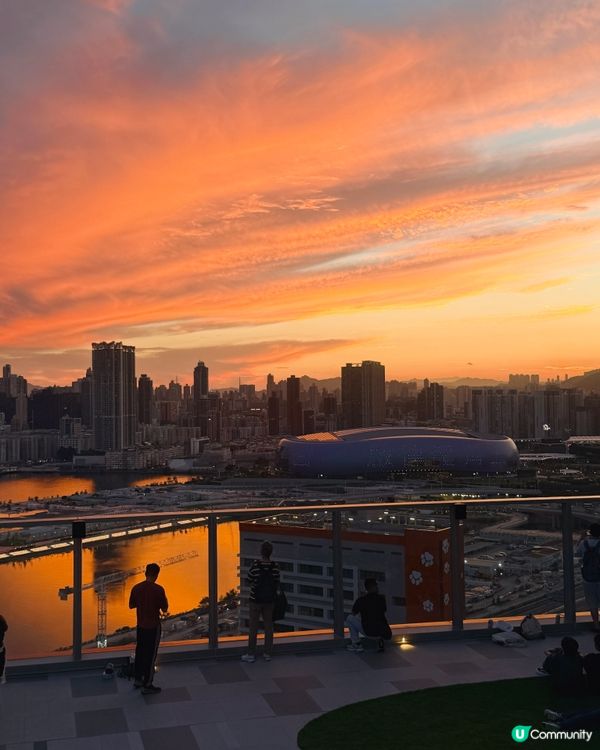 位於MegaBox 18樓逾3萬呎｢Mega Sky｣空中花...