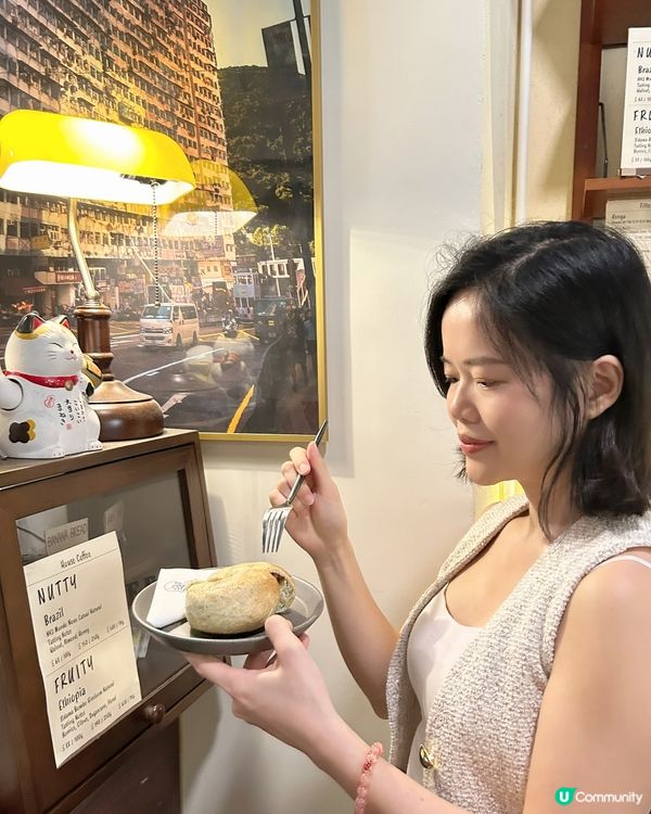 假日來到鰂魚涌一間cafe 有台灣漫活氣息 ,小店新搬到海光...