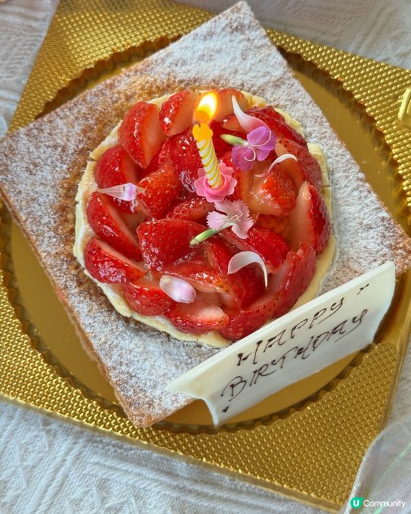 酒店士多啤梨拿破崙蛋糕🎂