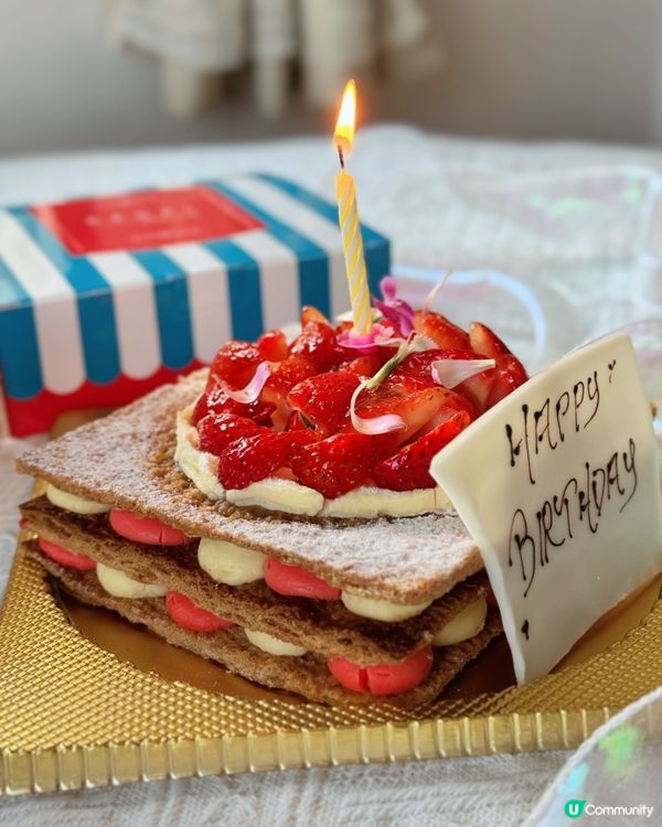 酒店士多啤梨拿破崙蛋糕🎂