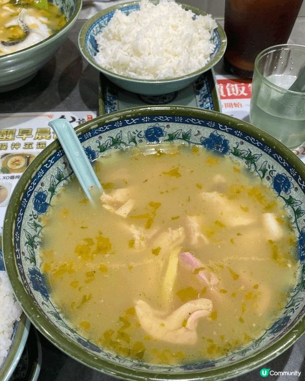 荃灣海之戀商場九爺牛腩，無論早午晚餐，都係抵食，牛腩出色外，...