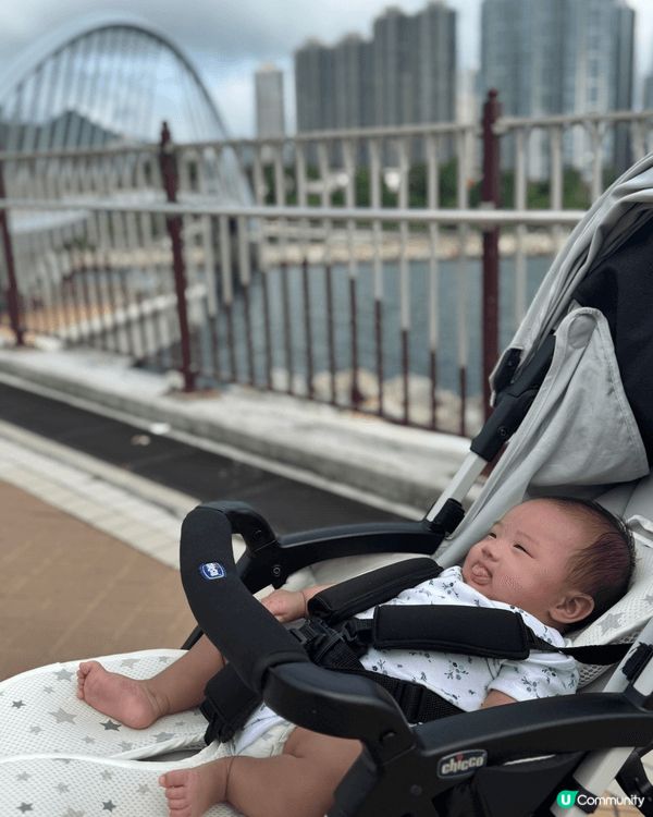 趁住今日天氣咁舒服，梗係要叫爸爸媽媽推我出街放吓電