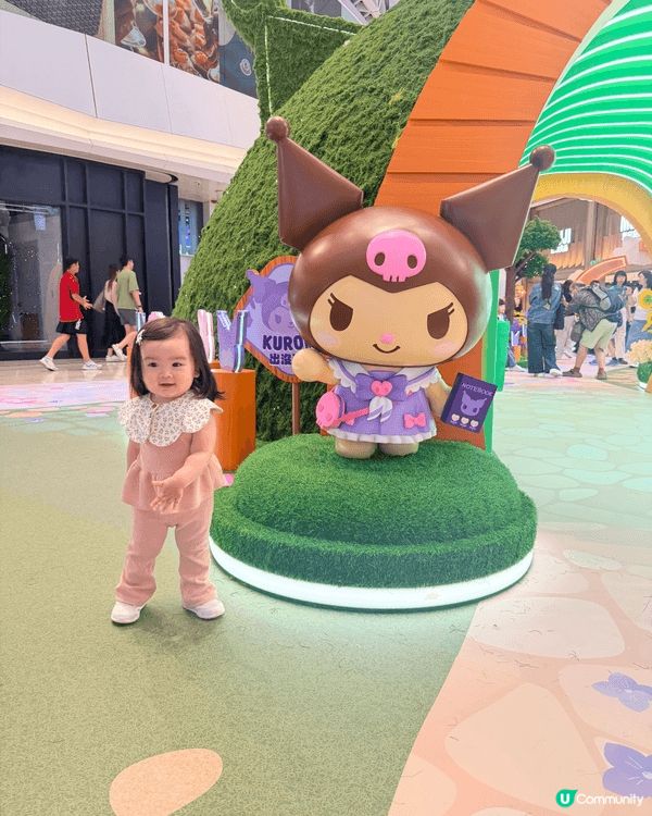 第一張係熊仔糖嘅前幾日喺Disneyland 玩泡泡時得意萌...