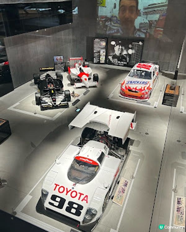 【2026 東京8天遊】富士賽車園區半日遊 ♥ 親臨富士山腳下的世界級賽車場 Fuji SpeedWay。參觀富士賽車博物館。到觀景餐廳邊觀賞賽車邊嘆午餐