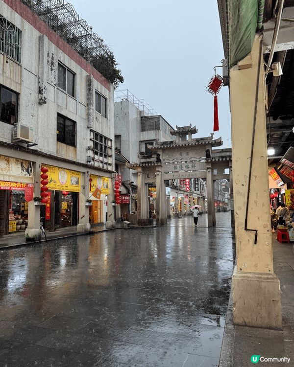 潮汕風情濃厚，美食地道，牛肉火鍋鮮嫩，功夫茶香醇，古村落保存...