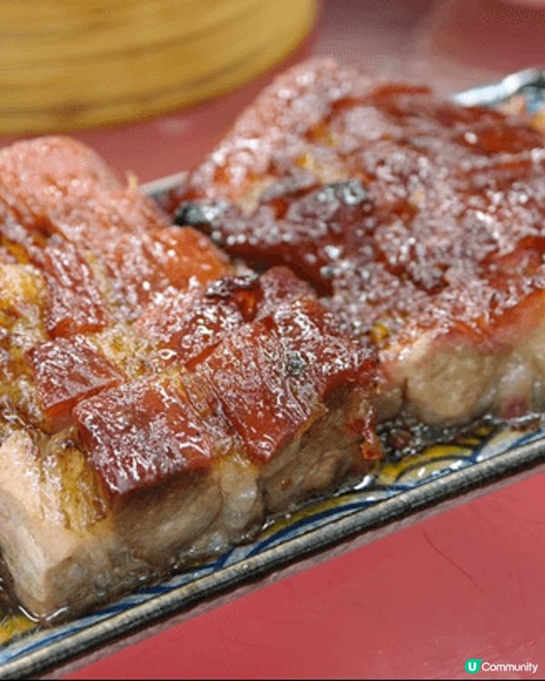 旺角登打士街有一家很懷舊的酒家，好似返回80年代一樣，佢個叉...