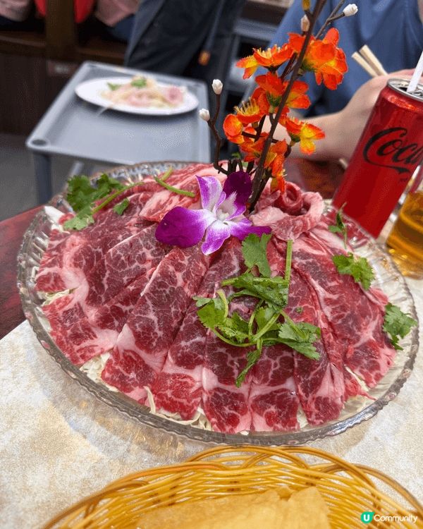 今日去咗新蒲崗屋企附近嘅餐廳食雞煲打邊爐啲牛肉好抵亦都好好味...