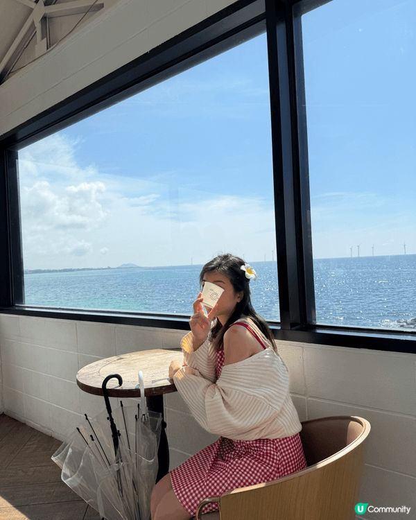 夏天放假就係要去海邊！買個甜品超！chill！🥰