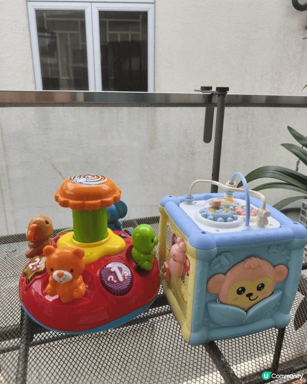 同BB沖涼一定要用浴盤，既安全又衞生，用換片墊幫BB換尿片，...