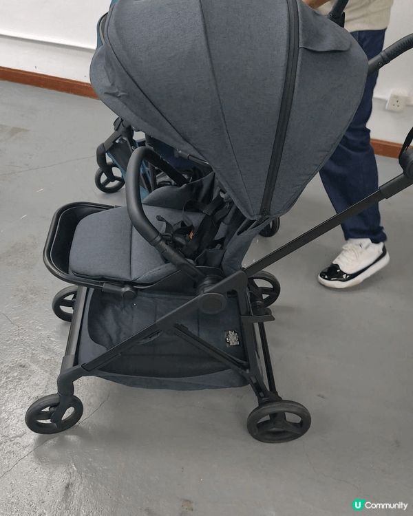 Philips Avent 嬰兒推車主打高景觀設計，方便互動...