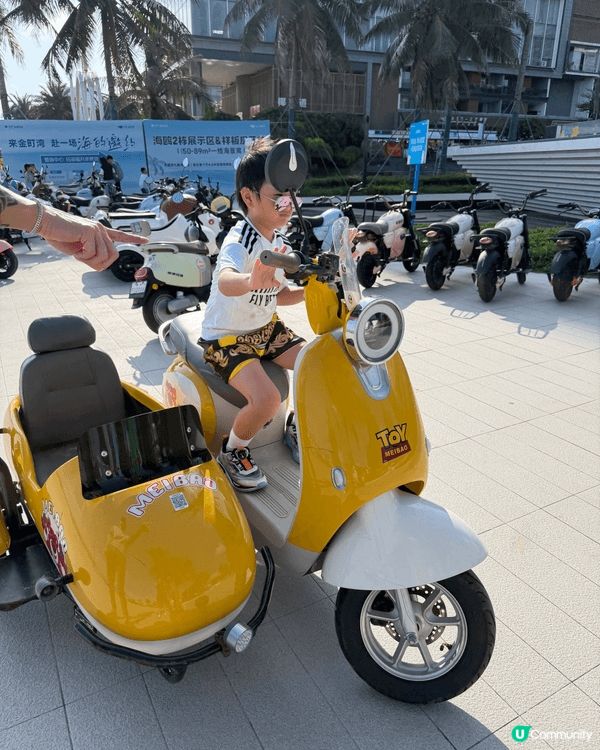 位於汕頭的金町灣 有電瓶車出租 已經夠小孩開心到瘋了