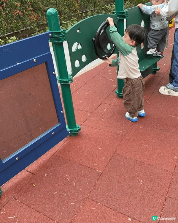荃新天地 近荃灣西連接多個商場夏天天氣炎熱最啱 又有超市有育...