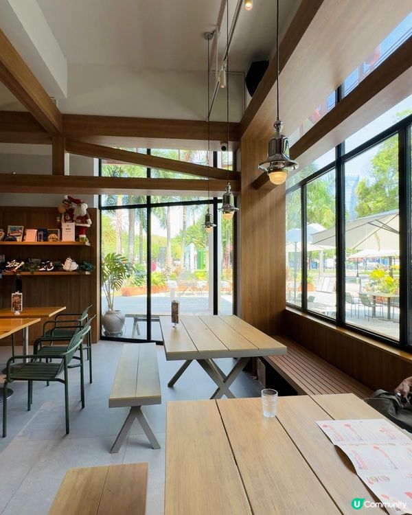 市區中的公園cafe