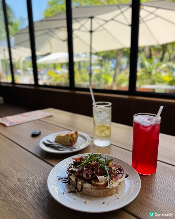 市區中的公園cafe